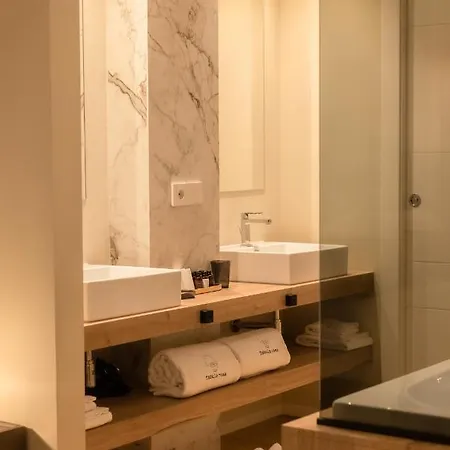 'tabula Rasa Exclusive Rooms' בארי